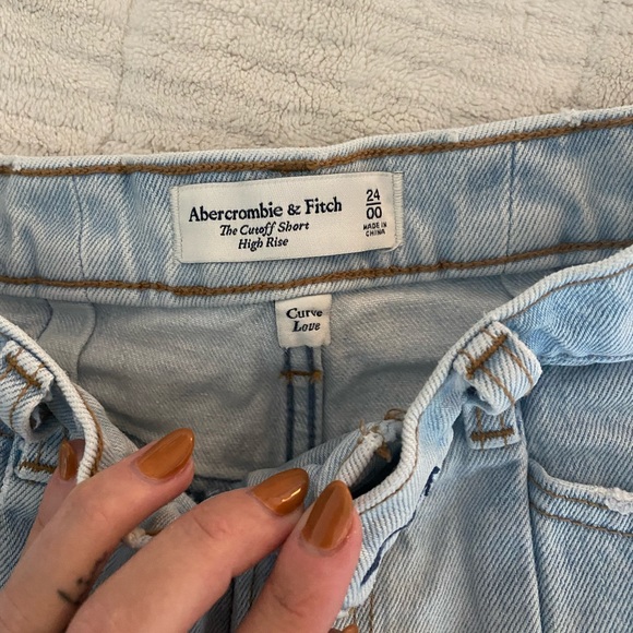 Abercrombie Curve Love High Rise Cutoff Shorts - Picture 3 of 3